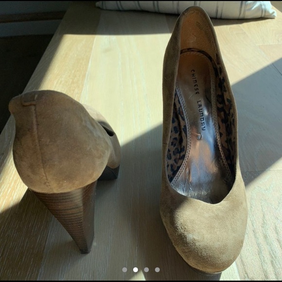 CHINESE LAUNDRY beige suede platform heels - Picture 2 of 4
